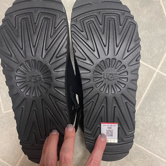 Ugg golden star clogs size 7.5 brand new - Picture 3 of 5